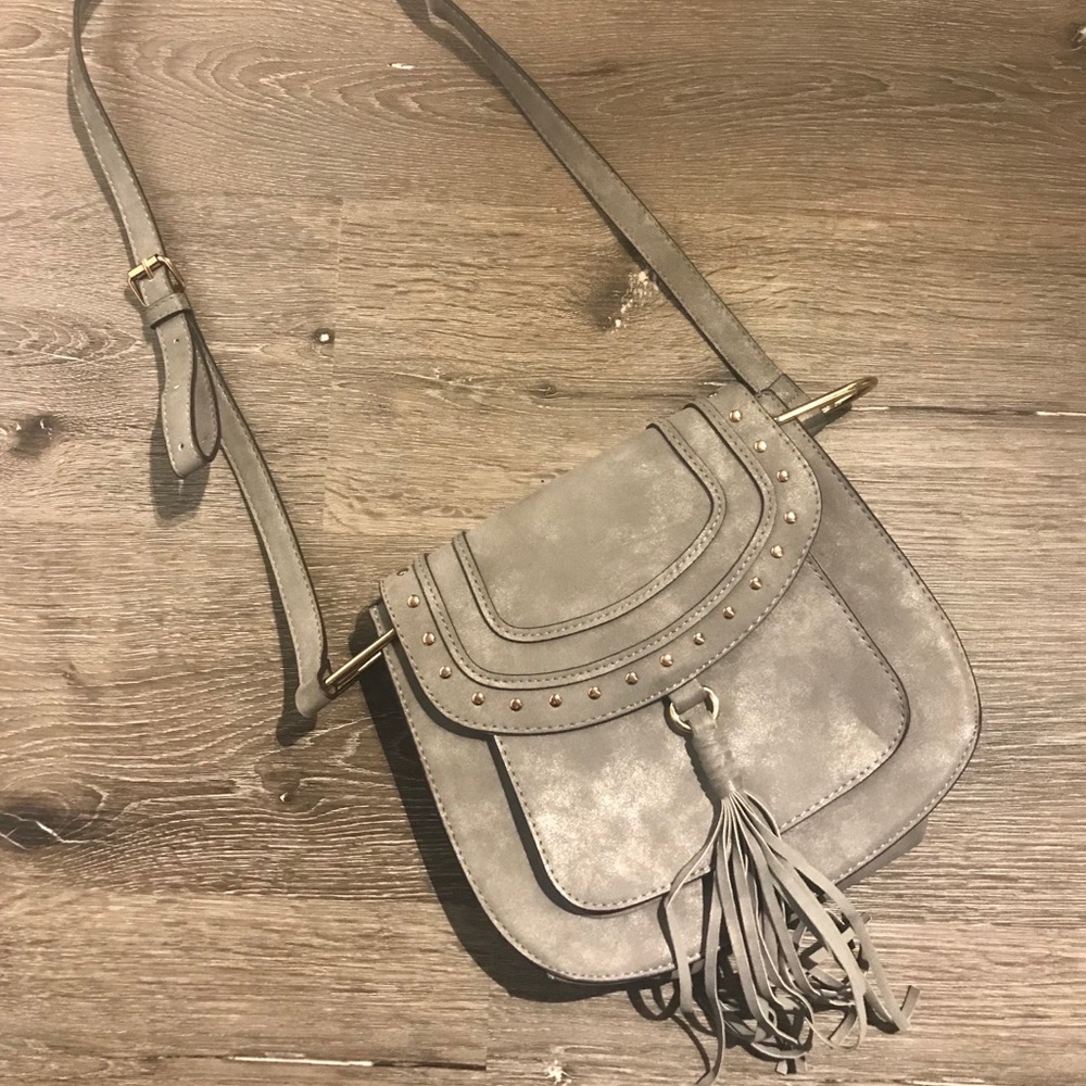 •Grey Crossbody Bag•